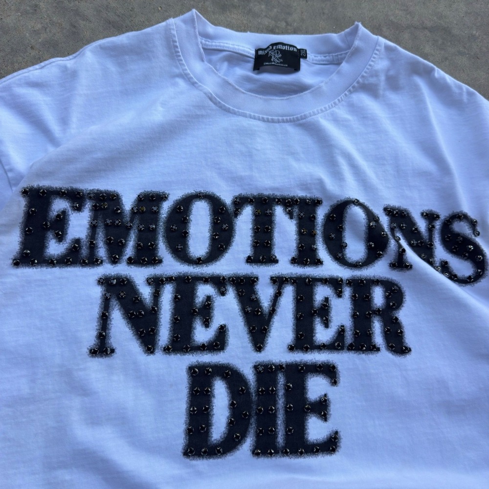 Vintage Y2K Mixed Emotion Emotions Never Die Studded Tee White 2XL (k4)